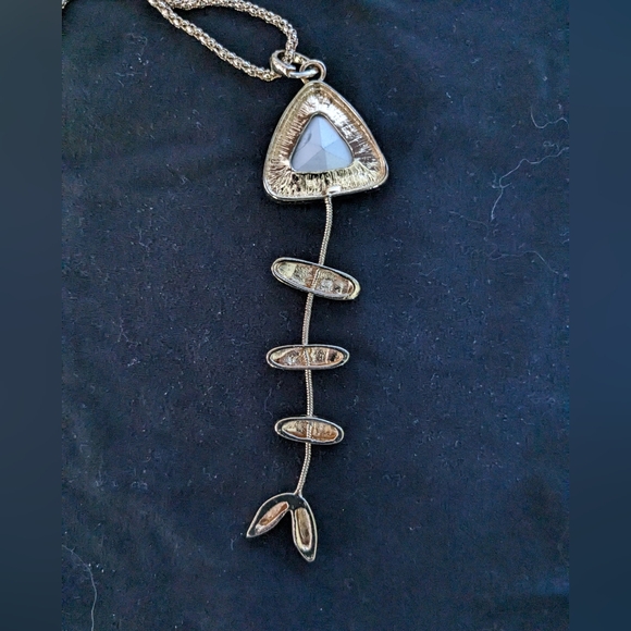 Fishbone design necklace and earrings. Gold tone. Like new. - Picture 2 of 8